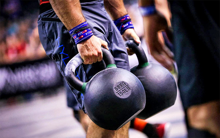 Можно ли тренироваться с отягощениями каждый день?