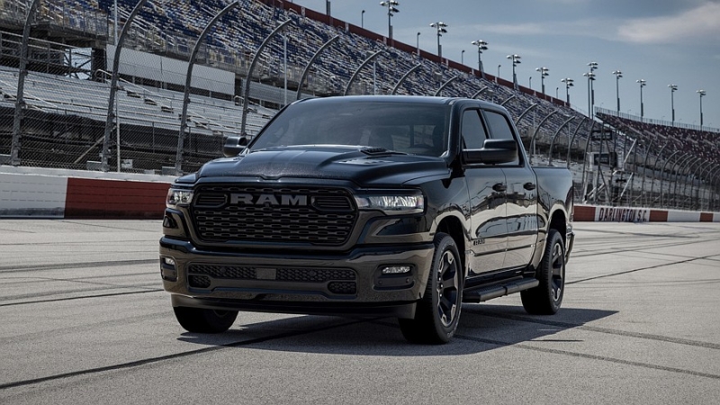 Дождались: дилеры за один день собрали более 10 000 предзаказов на Ram 1500 c Hemi V8