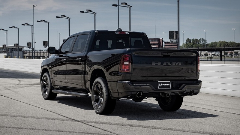 Дождались: дилеры за один день собрали более 10 000 предзаказов на Ram 1500 c Hemi V8