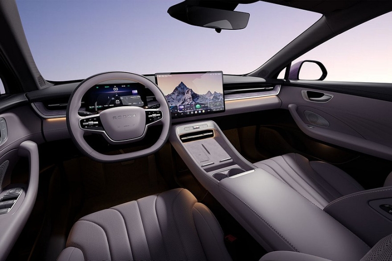 Флагманский седан Roewe M7 с дизайном от бывшего стилиста BMW и VW: рассекречен интерьер