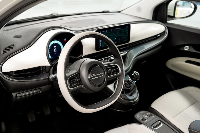 Итальянцы показали новый бензиновый Fiat 500 со старым мотором