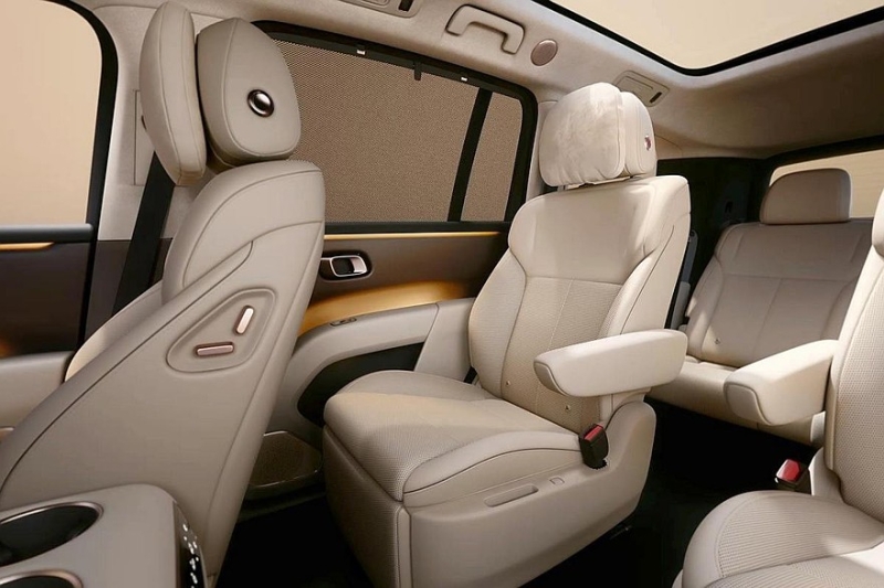 Полноприводный кроссовер Li i8 выходит на рынок: богатые комплектации, вдвое дешевле Model X