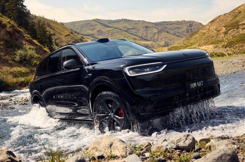 Большой кроссовер AITO M7 второго поколения показался на новых официальных снимках