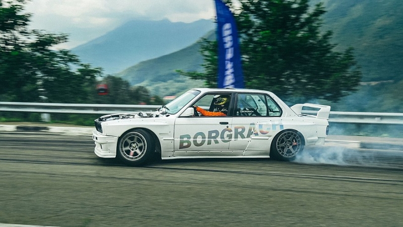 Дрифт как по маслу: Takayama поддержала фестиваль автомобильной культуры Grounded