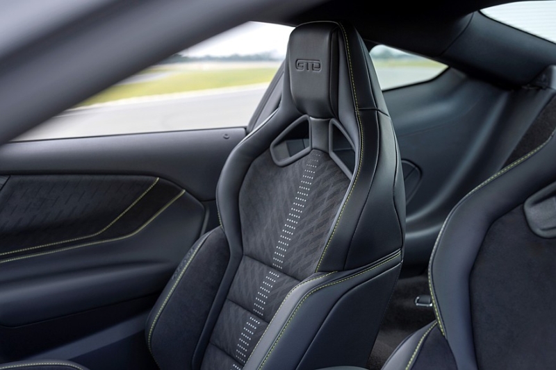 Ford Mustang GTD Liquid Carbon: облегчённая версия самого быстрого в истории пони-кара