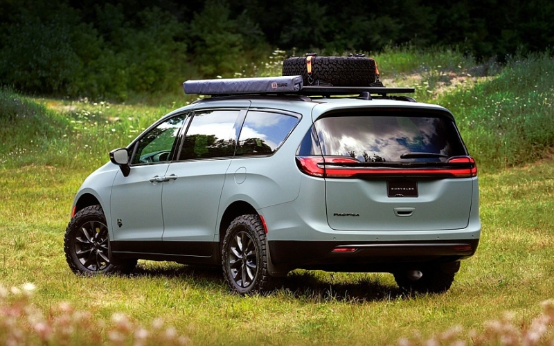 Минивэн Chrysler Pacifica прикинулся внедорожником: версия Grizzly Peak для турпоходов