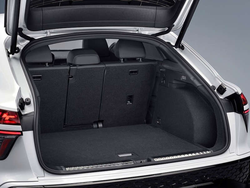 Новый Audi Q3 обзавёлся купеобразной версией Sportback: профиль ниже, цены выше