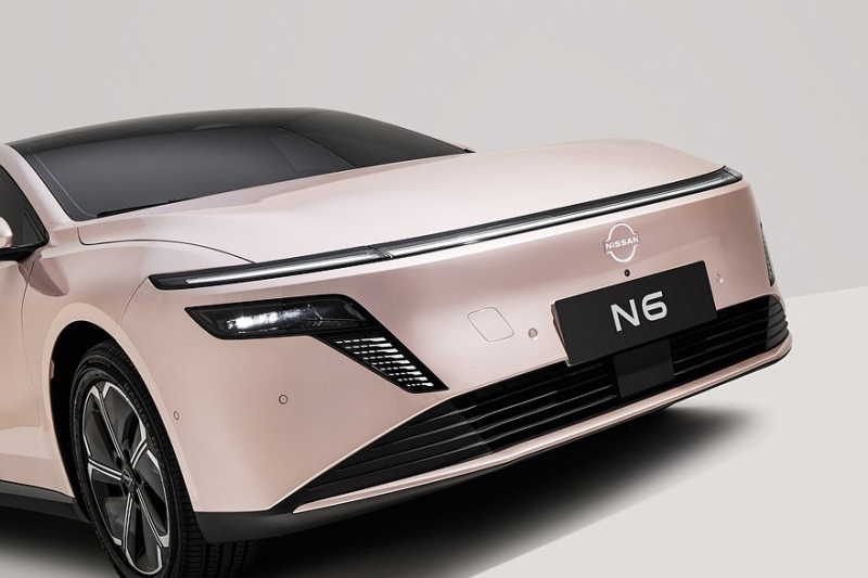 Новый седан Nissan N6 показали на официальных фото