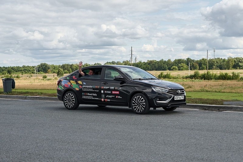 От Урала до столицы: гости из 20 стран приняли участие в Автопробеге БРИКС