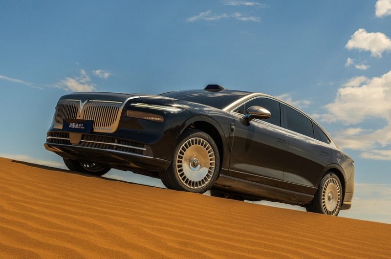 Седан Voyah Passion L готовится к дебюту: больше и роскошнее