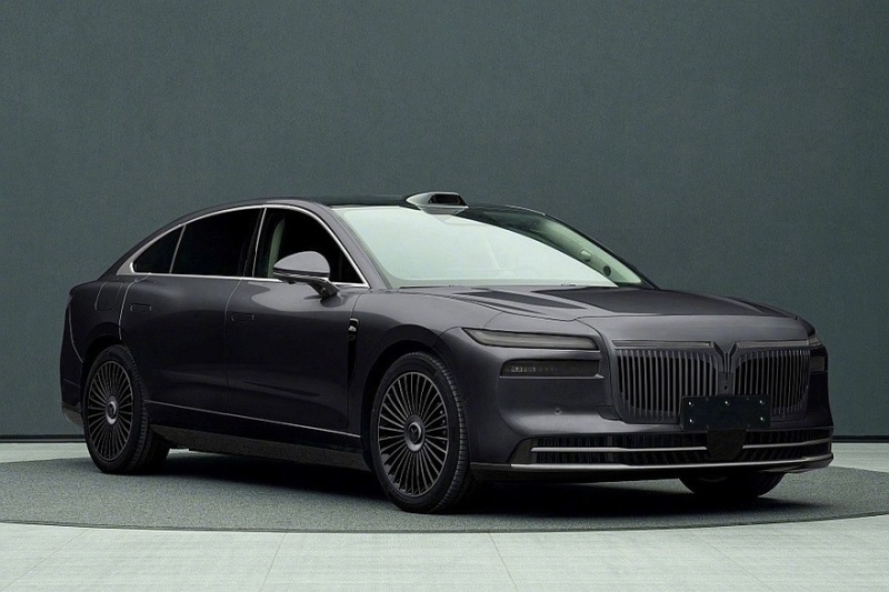 Седан Voyah Passion L готовится к дебюту: больше и роскошнее