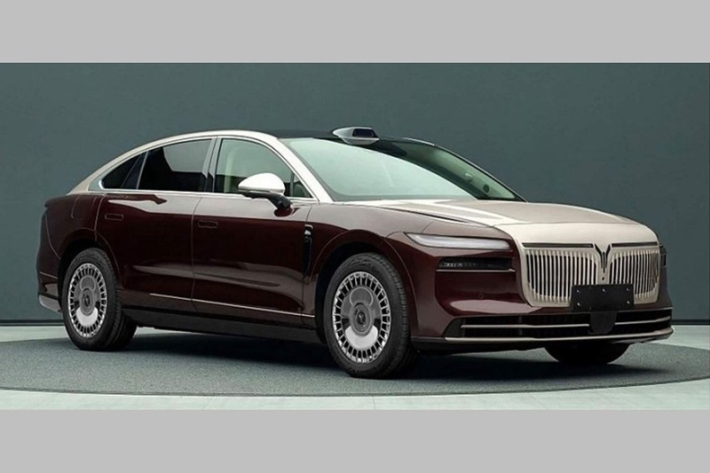 Седан Voyah Passion L готовится к дебюту: больше и роскошнее