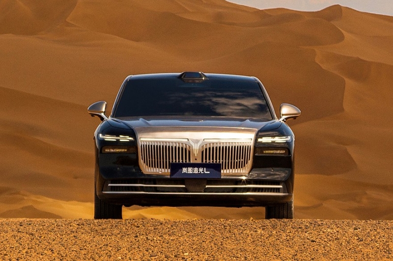 Седан Voyah Passion L готовится к дебюту: больше и роскошнее