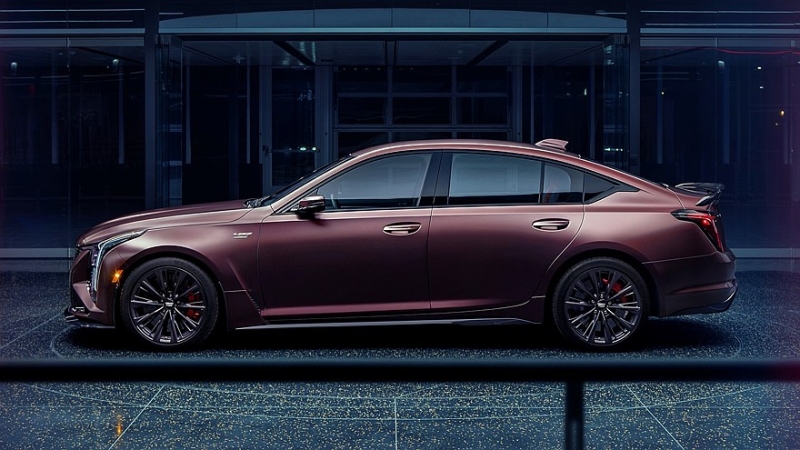 Спортседан Cadillac CT5-V Blackwing обрёл роскошную версию с ручной сборкой