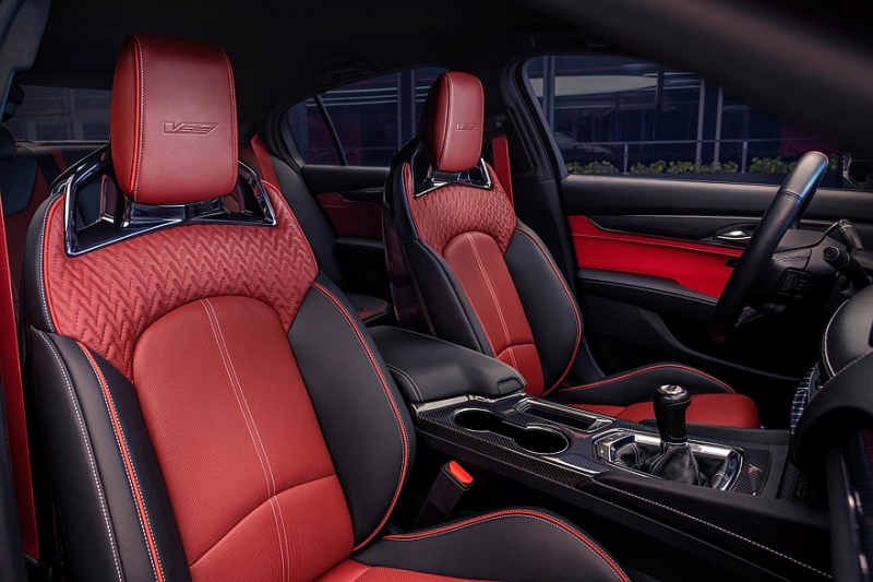 Спортседан Cadillac CT5-V Blackwing обрёл роскошную версию с ручной сборкой