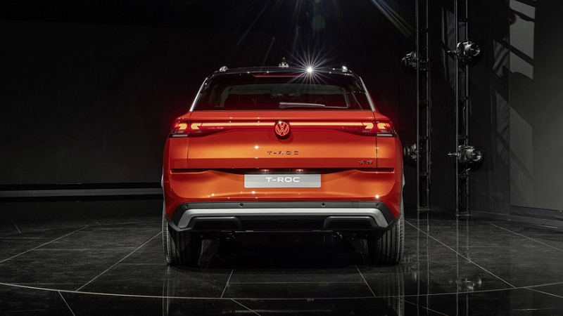 Volkswagen рассекретил кроссовер T-Roc нового поколения, цена известна