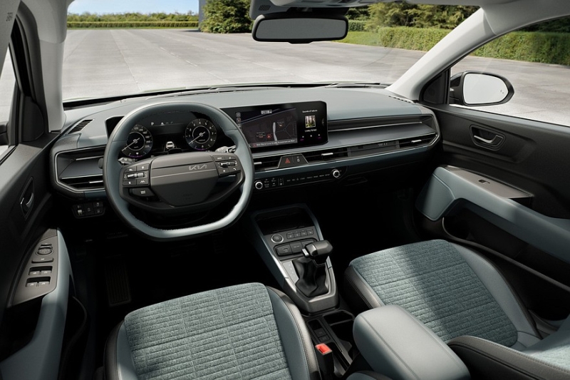 Бюджетный кроссовер Kia Stonic сменил имидж после рестайлинга