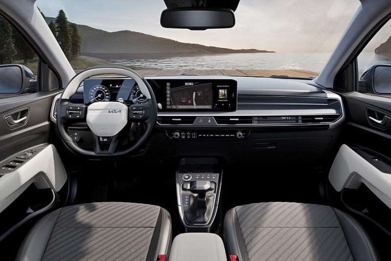 Бюджетный кроссовер Kia Stonic сменил имидж после рестайлинга