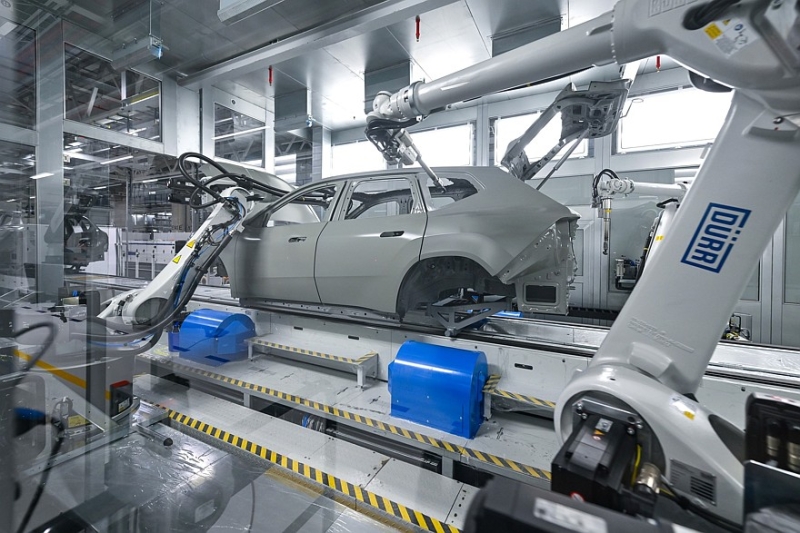 Чисто, зелено, солнечно: BMW показала завод, на котором будут собирать новый BMW iX3