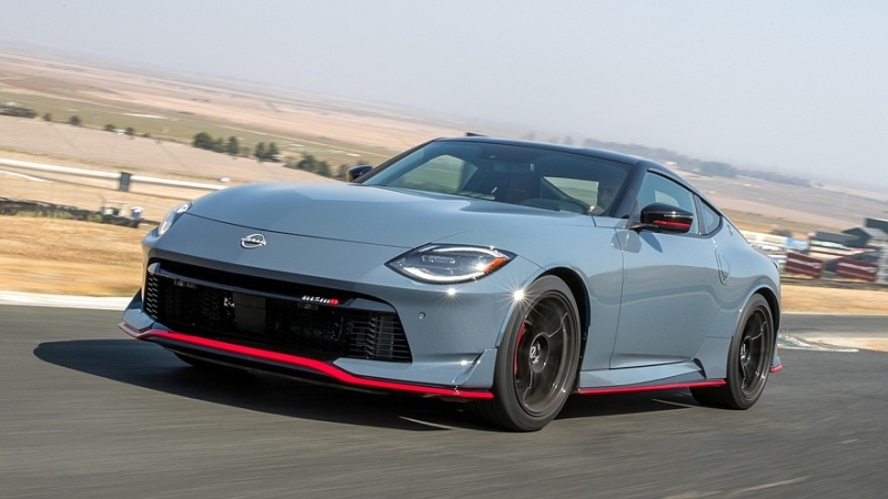 Для опытных водителей и коллекционеров: Nissan Z Nismo получит версию с МКП
