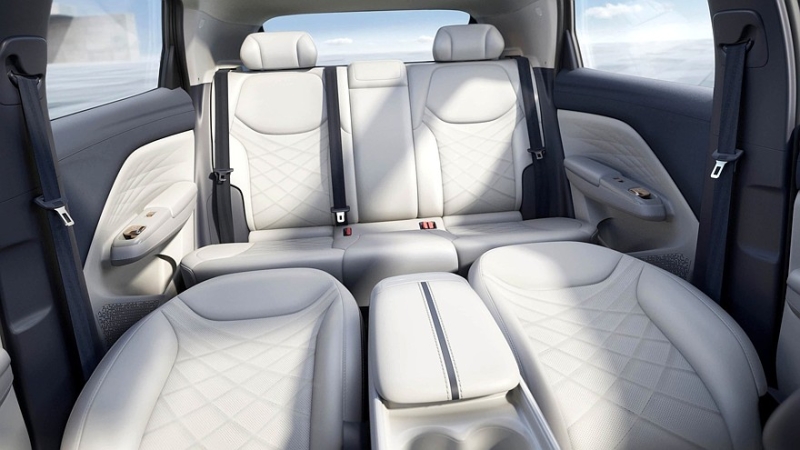 Хэтчбек Arcfox T1 размером с VW Golf выходит на рынок по цене Лады Гранты