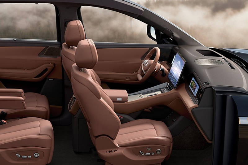 Кроссовер Denza N8L от BYD: первое фото салона и дата премьеры