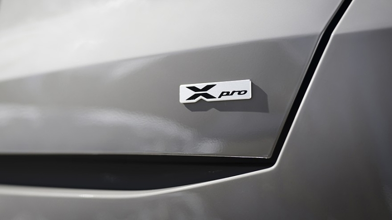 Кроссовер Kia Sorento получил скромные обновки и подорожал