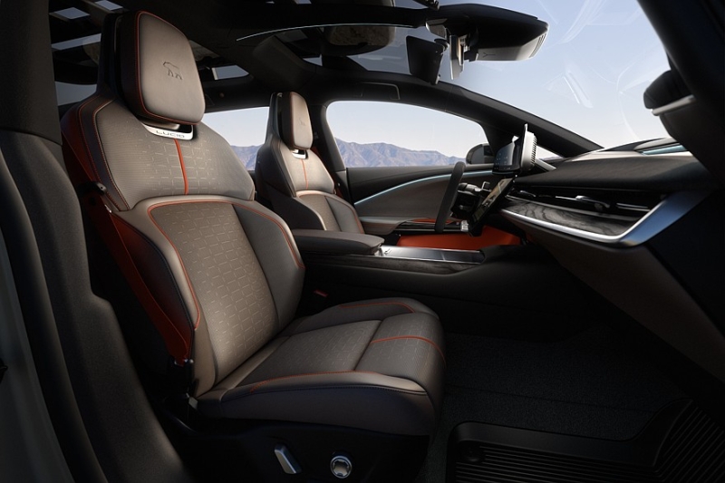 Lucid принимает заказы на большой кроссовер Gravity и разрабатывет три среднеразмерных модели