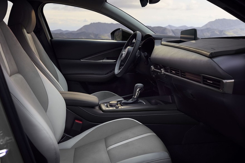 Mazda слегка освежила кроссовер CX-30 и заметно повысила цены