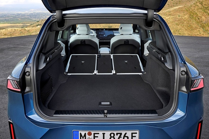 Новый BMW iX3: узкие ноздри, эксцентричный салон, 800 вольт и суперкомпьютеры