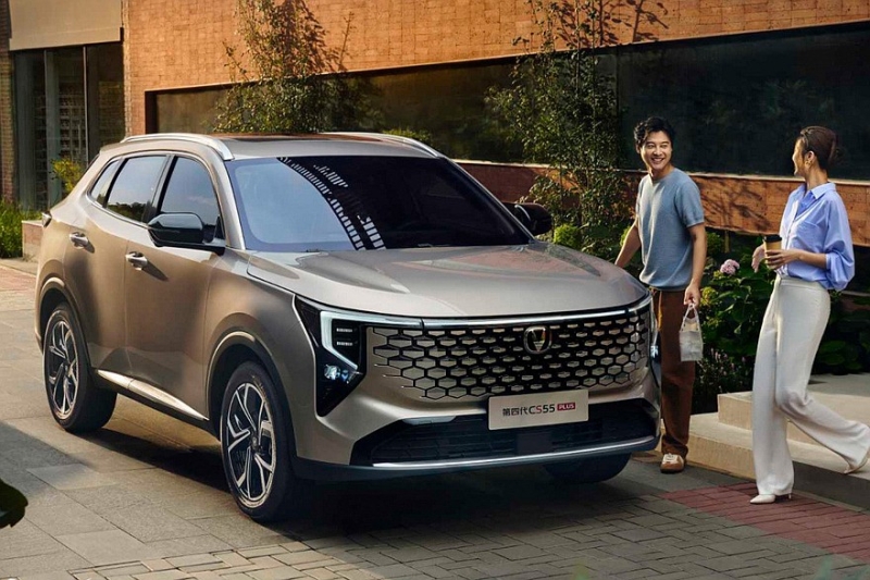 Объявленный новым поколением Changan CS55 Plus показался на свежих фирменных фото