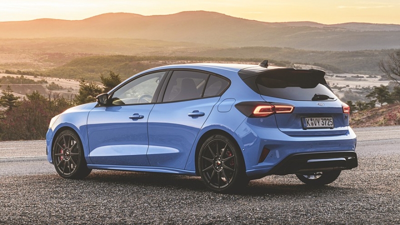 Почти отправленный в отставку Ford Focus может вернуться как кроссовер