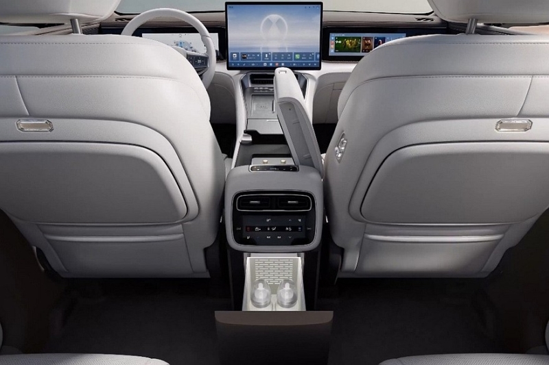 Представлен кроссовер Denza N8L от BYD: младший, но не менее роскошный