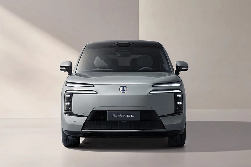 Представлен кроссовер Denza N8L от BYD: младший, но не менее роскошный