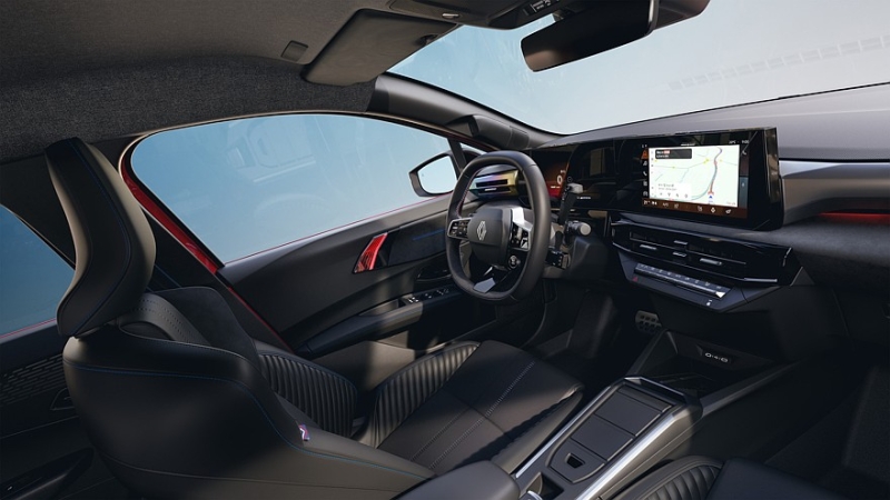 Renault Clio нового поколения подрос, изменил моторную гамму и стал динамичнее