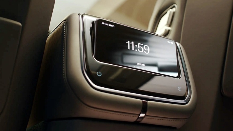 Роскошный гибридный кроссовер Zeekr 9X вышел на рынок: 1400 л.с. и 3,1 с до «сотни»