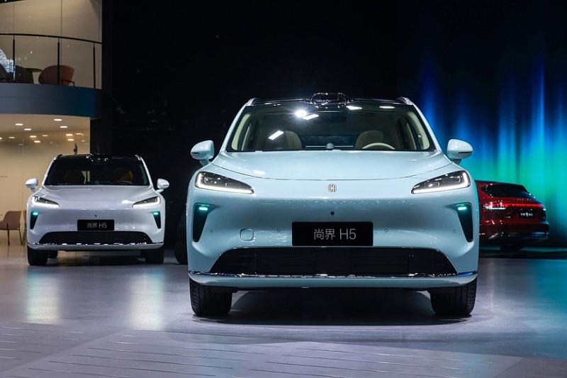 Shangjie H5 от SAIC и Huawei с простеньким дизайном начинает карьеру с ошеломительного успеха