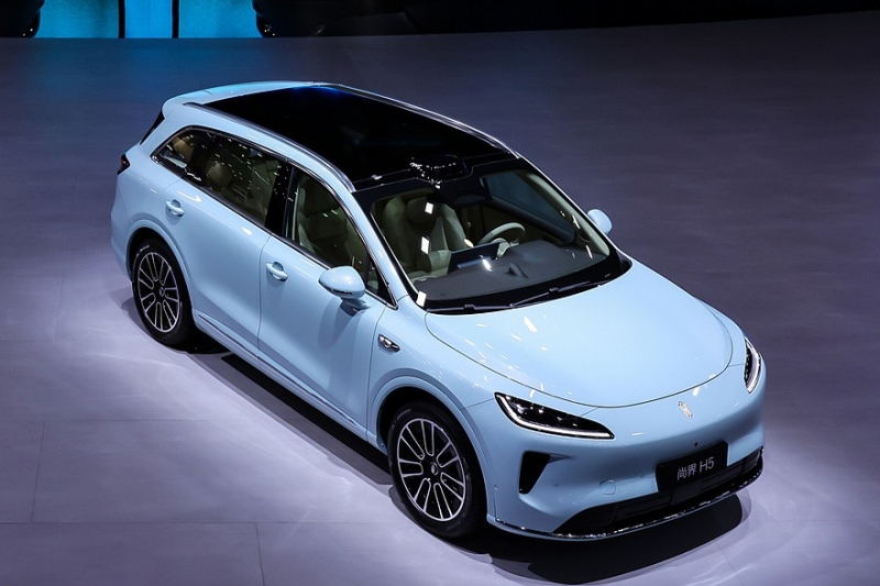 Shangjie H5 от SAIC и Huawei с простеньким дизайном начинает карьеру с ошеломительного успеха