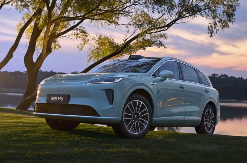Shangjie H5 от SAIC и Huawei с простеньким дизайном начинает карьеру с ошеломительного успеха