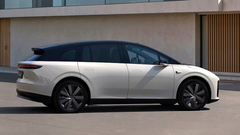 То же яйцо, только поменьше: младший кроссовер Li i6 готовится к выходу на рынок