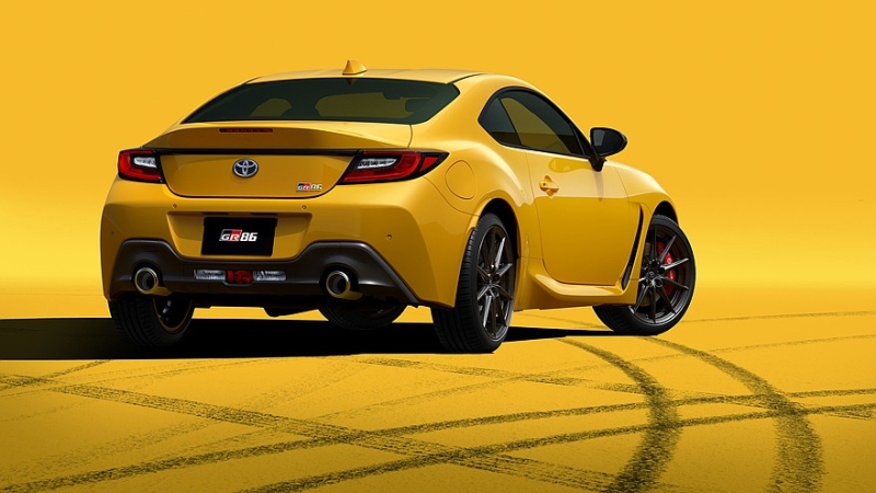 Toyota GR86 и Subaru BRZ обзавелись жёлтыми спецверсиями на родине