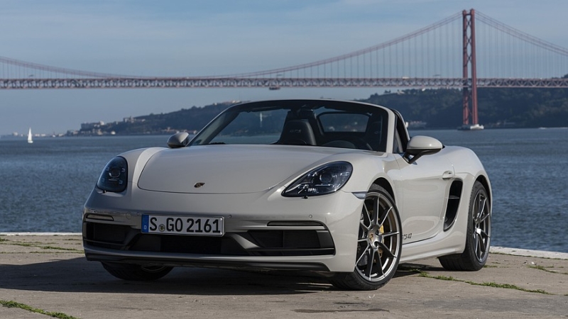 У нового Porsche 718 всё-таки будут двигатели внутреннего сгорания