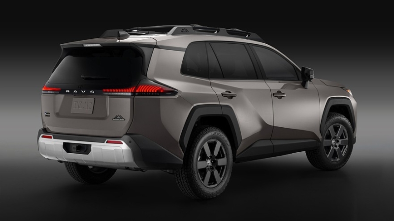 У Toyota Land Cruiser Prado и RAV4 могут появиться электрические версии