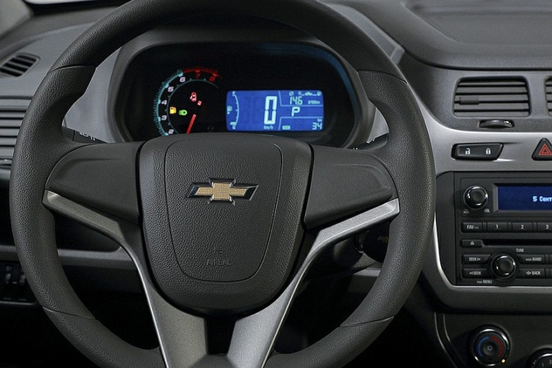 UzAuto готовится к запуску обновлённого Chevrolet Cobalt: седану доработали салон