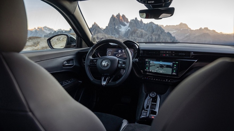 Alfa Romeo Junior обзавёлся «подогретой» версией Sport Speciale