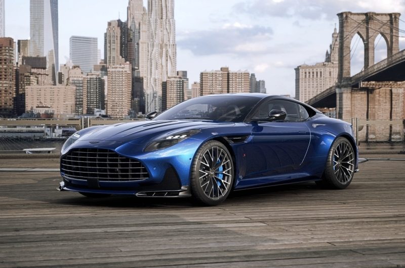 Aston Martin DB12 S: доработанное шасси и 700-сильный V8 с особо сочным звуком