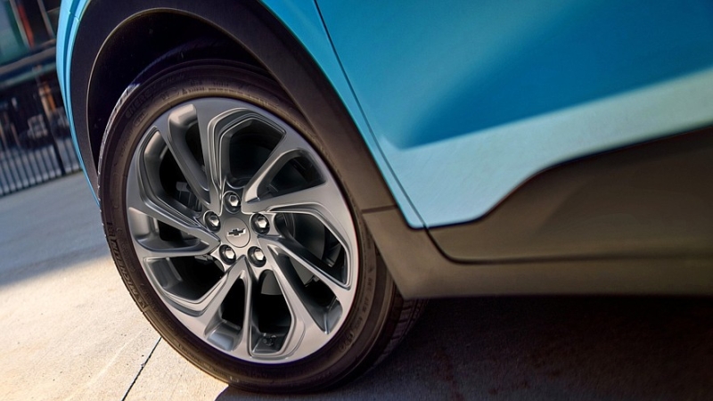 Chevrolet Bolt вернулся: только кроссовер, освежённый дизайн, новое «железо»