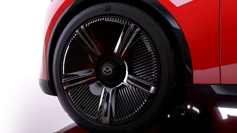 Эффектные новинки от Mazda: роторное кросс-купе и предвестник новой Mazda 2