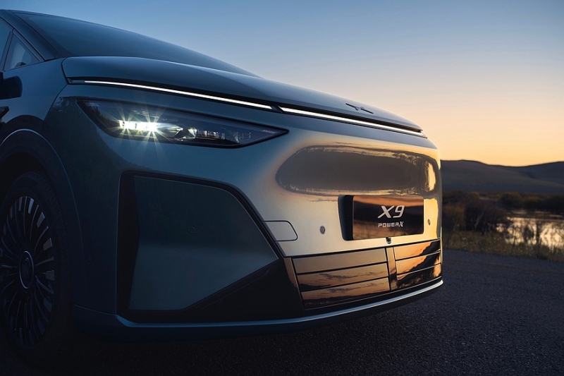 Гибридный минивэн Xpeng X9 EREV похвастался выдающейся дальнобойностью