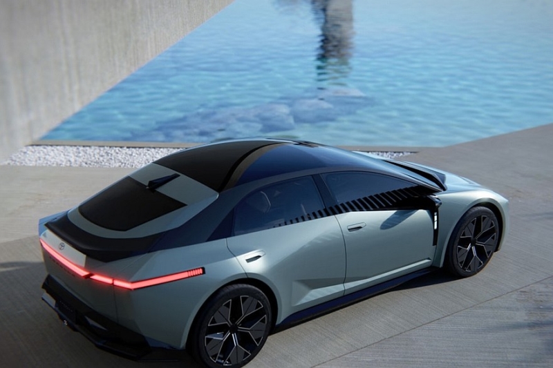 Главные премьеры Toyota: кросс-купе Century и новая Corolla